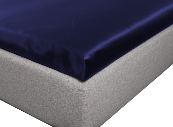 Silkelagen - Kuvertlagen 140x200x8 cm - Navy - 100% morbærsilke - By Borg