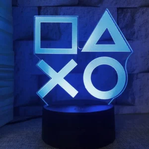 PlayStation 3D lampe. Natlampe med lysende PlayStation taster. Farveskift mellem 7 farver.