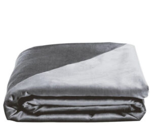 Au Maison Velvet Silk sengetæppe - 265x265 - silver