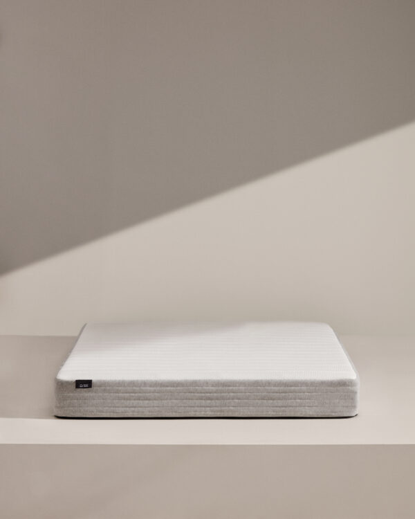 KAVE HOME Yoko skummadras - hvid stof (150x200)