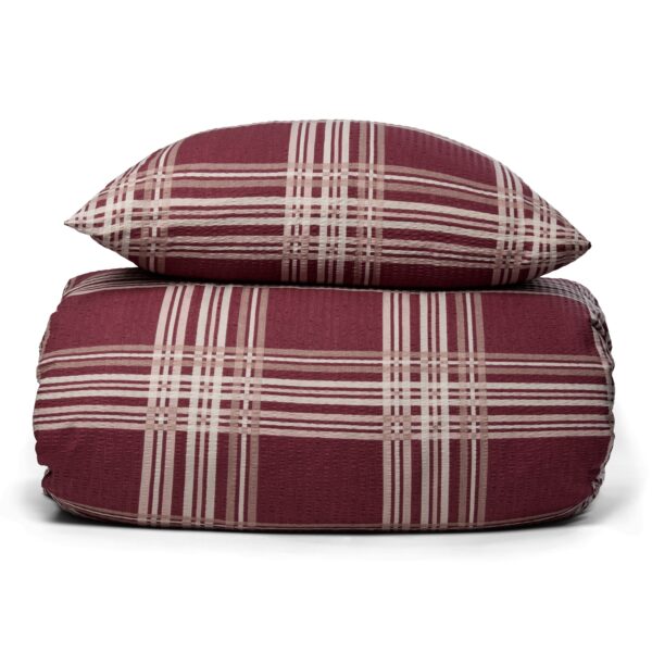 Bæk og Bølge dobbelt sengetøj 200x220 cm - Rødt ternet sengesæt - 100% bomuld - Krepp sengelinned - By Night