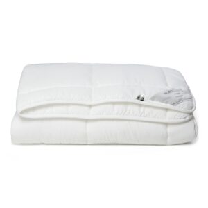 Allergivenlig fiberdyne - Helårsdyne - 140x200 cm - Let fugttransporterende dyne - Nordstrand Home dyne