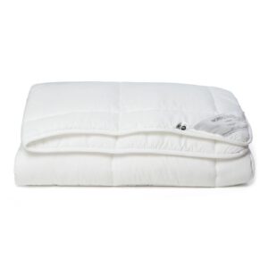 Allergivenlig fiberdyne - Helårsdyne - 140x200 cm - Let fugttransporterende dyne - Nordstrand Home dyne