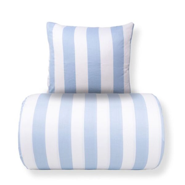 Dobbelt sengetøj 240x220 cm - 100% bomuldssatin - Nordic Stripe - Brede lyseblå striber