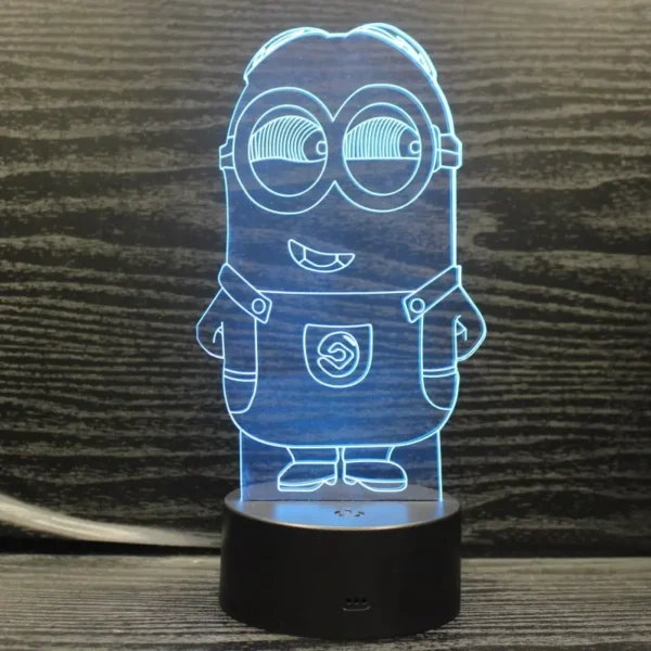 Minions 3D lampe. Sjov Natlampe med en af de søde Minions. Farveskift mellem 7 farver.