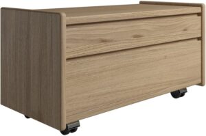 Krone sengebord i olieret egefiner 80 cm bred med 2 skuffer - Dansk produceret. 47 cm dybde Hjul